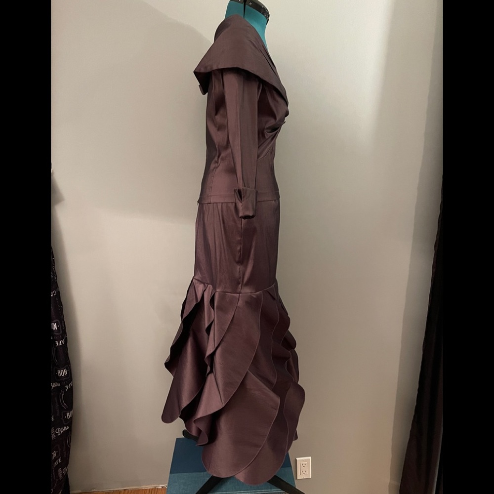 Stunning 2 pc Floor Length Formalwear - Picture 4 of 15